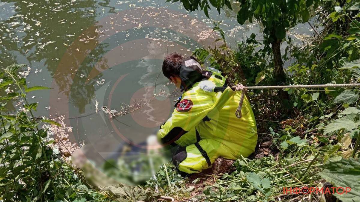 На Коломийщині місцеві знайшли чоловіка мертвим у ставку
