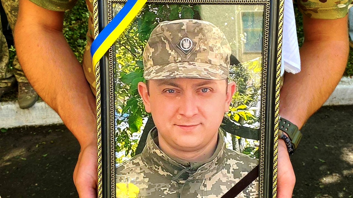 У Городенці в останню путь провели загиблого воїна Андрія Долинського