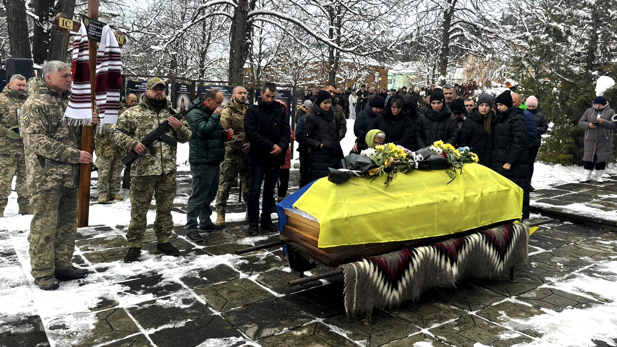 На Верховинщні зустріли скорботний кортеж з тілом полеглого Ігоря Оринчука