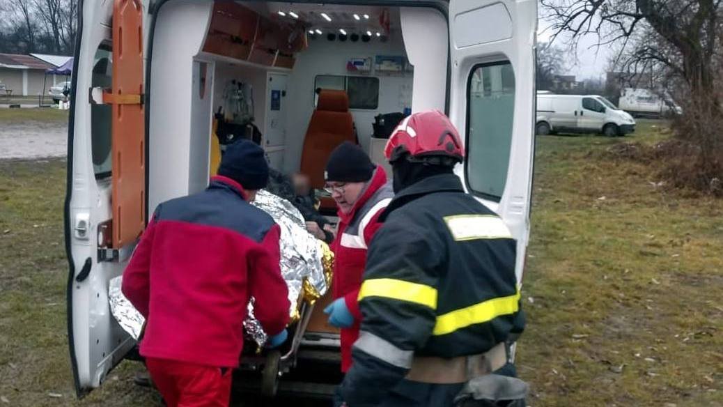 На Косівщині у річці ледь не потонув чоловік 1