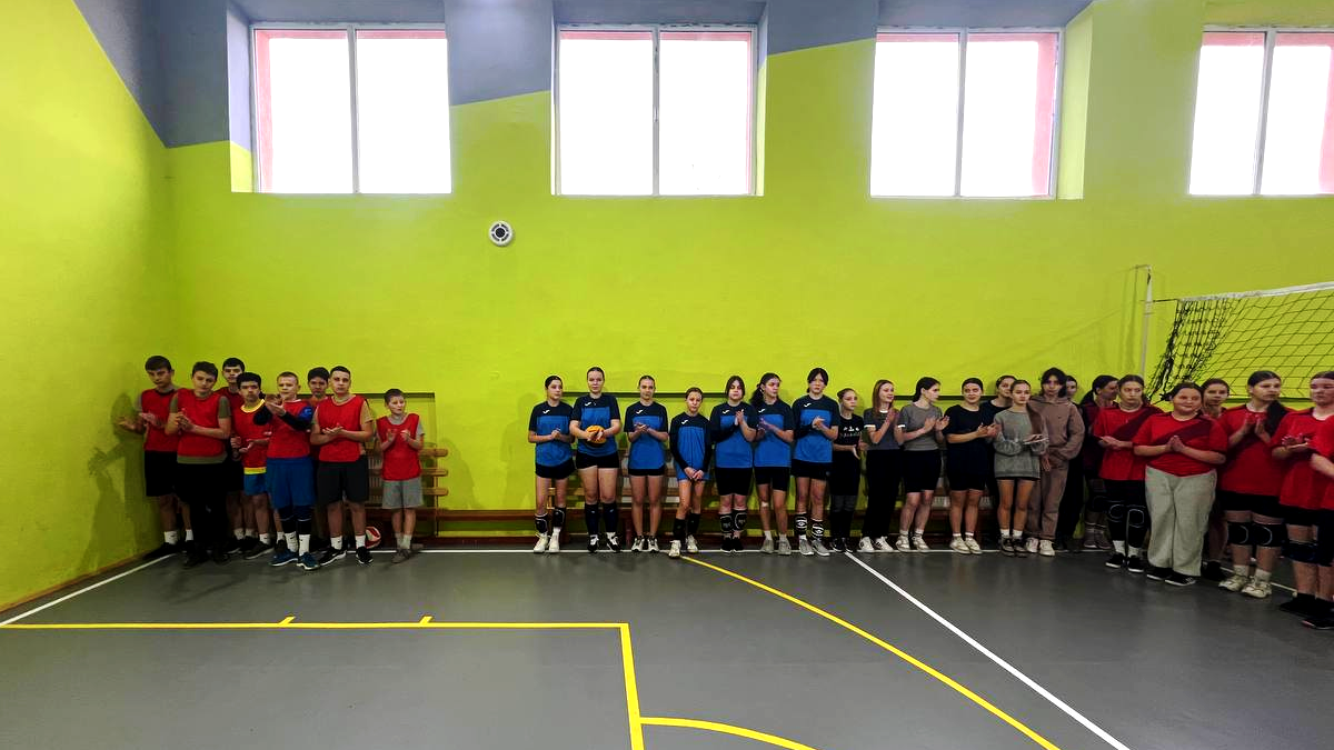 Команди коломийських освітніх філій взяли участь в змаганнях з волейболу