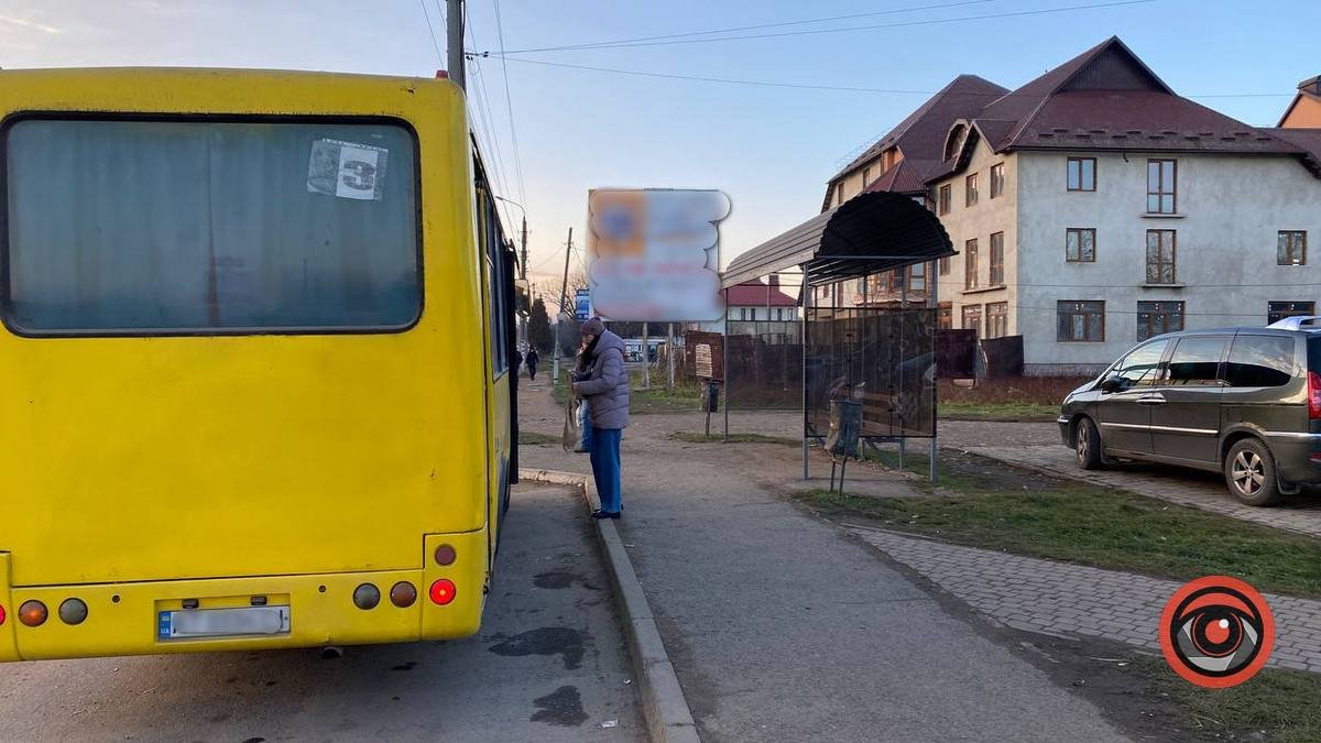 У Коломиї чоловік помер прямо на автобусній зупинці
