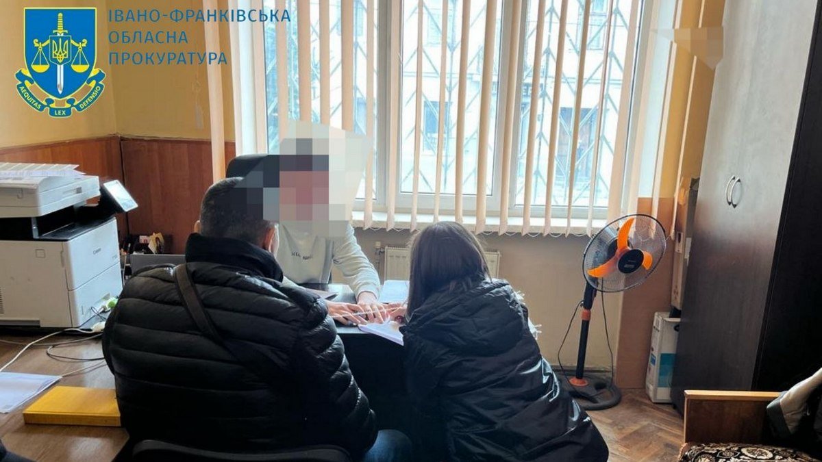 28-річна жінка "замінувала" лікарню у Коломиї: її затримали