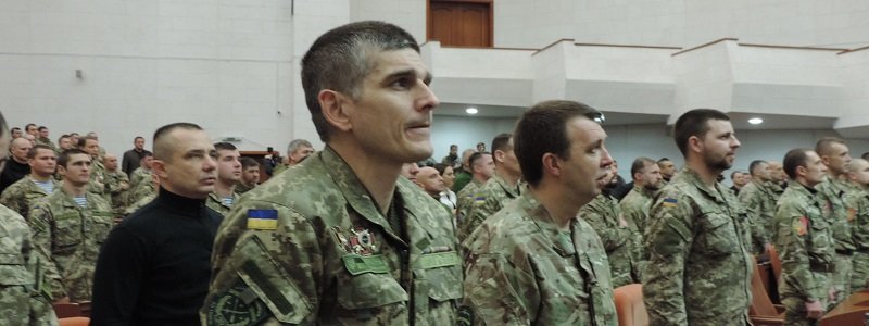 В Днепропетровске депутаты не поделили сессионный зал с бойцами АТО