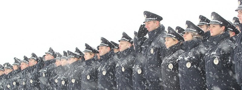 Днепропетровская патрульная полиция приняла присягу. Без Яценюка и Авакова