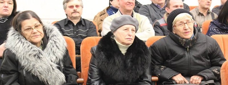 Гвардейцы, холод, безумие – Днепропетровск обсуждает Регламент горсовета