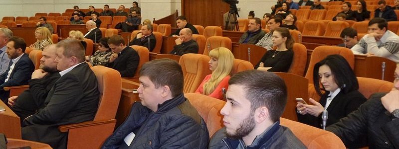 Количество чиновников Днепропетровского горсовета хотят увеличить на 30%
