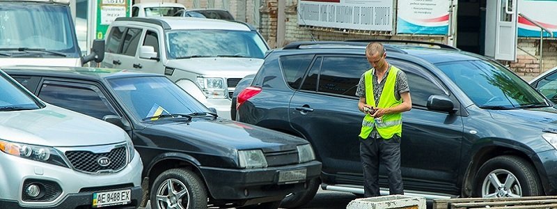 Работа КП «Горавтопарк»:  коммунальщики не узаконили ни одной парковки