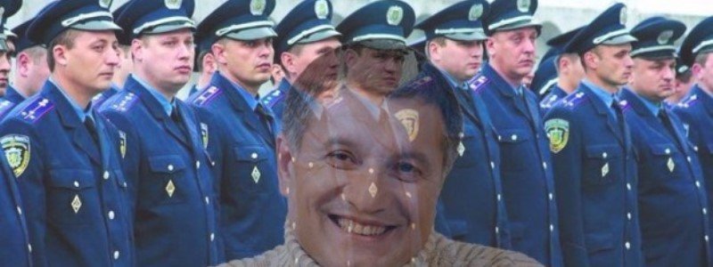 В Киеве комиссия решает, кто – полицейский, кто – мент