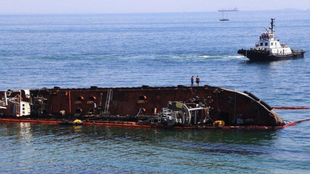 Ликвидацией танкера «Делфи» займется фирма соратника Труханова: что с владельцем судна