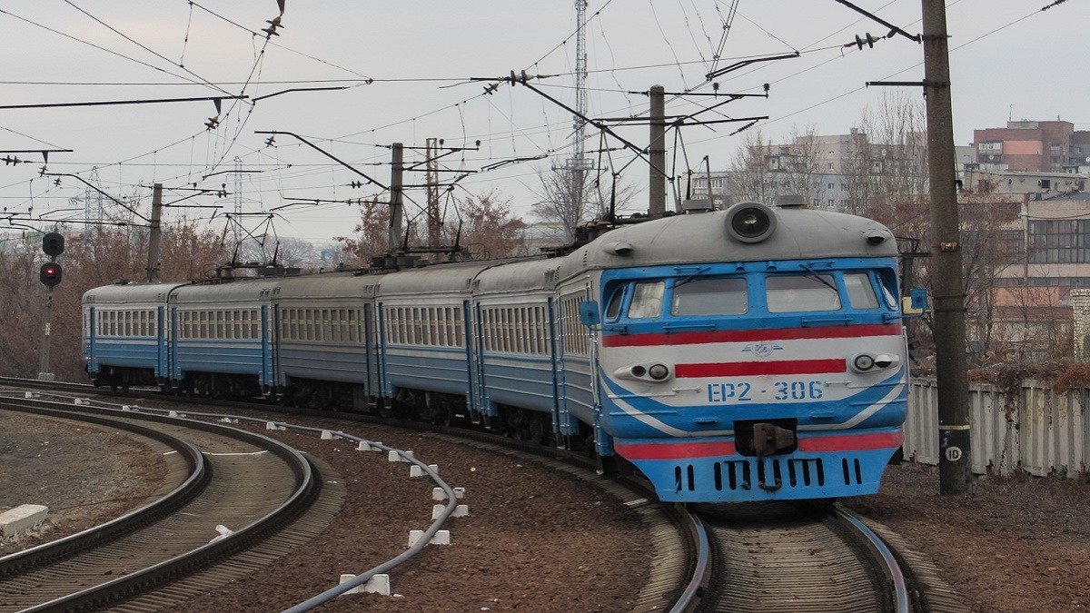 27 миллионов для любимой фирмы: как Приднепровская железная дорога проводит ремонты