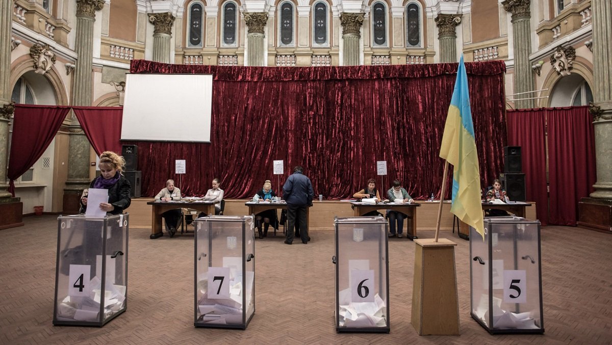 За кого проголосуют украинцы на местных выборах: опрос Рейтинга