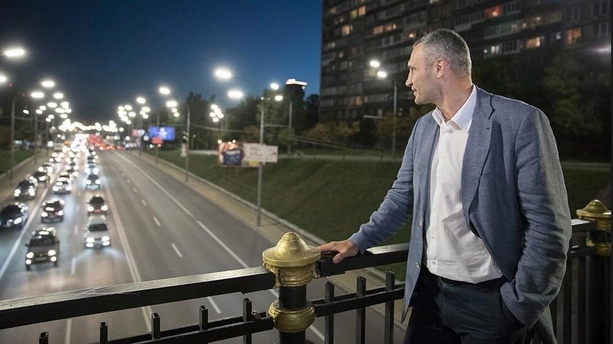 В Киеве горсвет заплатит миллион фирме, подозреваемой в краже денег на фонарях