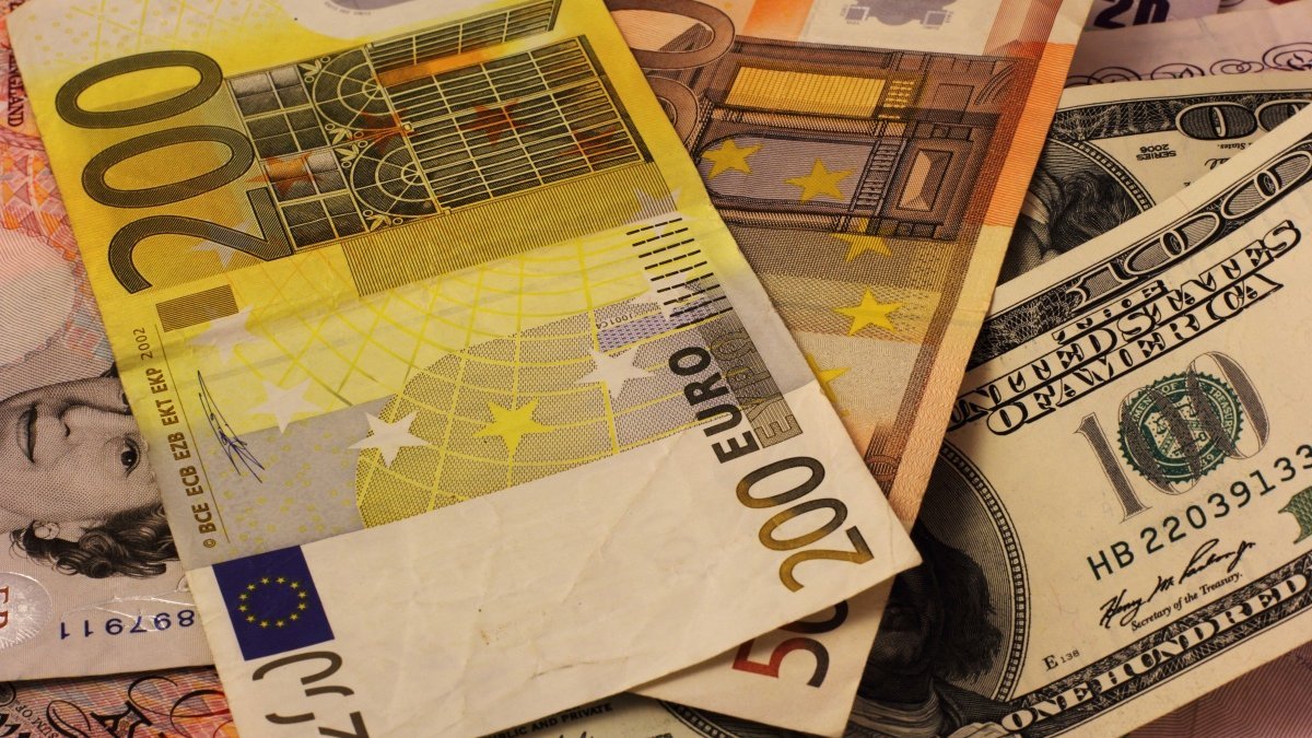 Евро резко поднялось в цене: курс валют на 13 ноября
