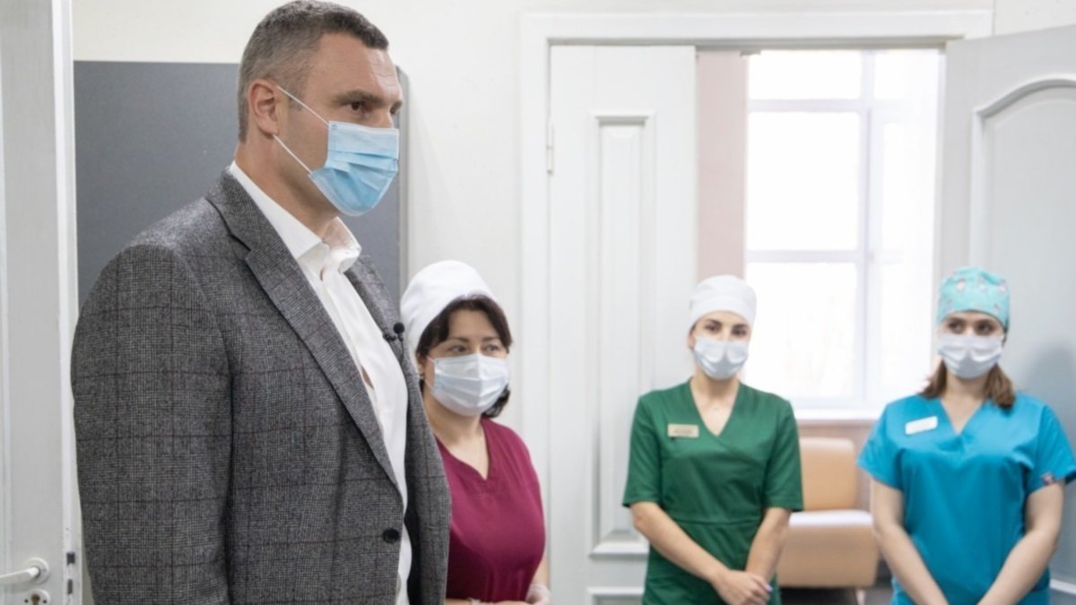 В Киеве мэрия Кличко сольет на больницу 23 миллиона фирме, оскандалившейся ремонтом кинотеатра