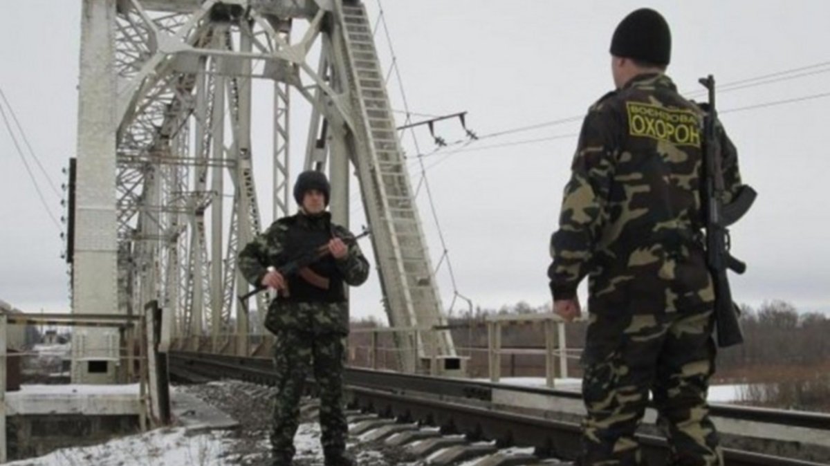 В Днепропетровской области железнодорожники закупаются оружием: зачем это надо и что купят