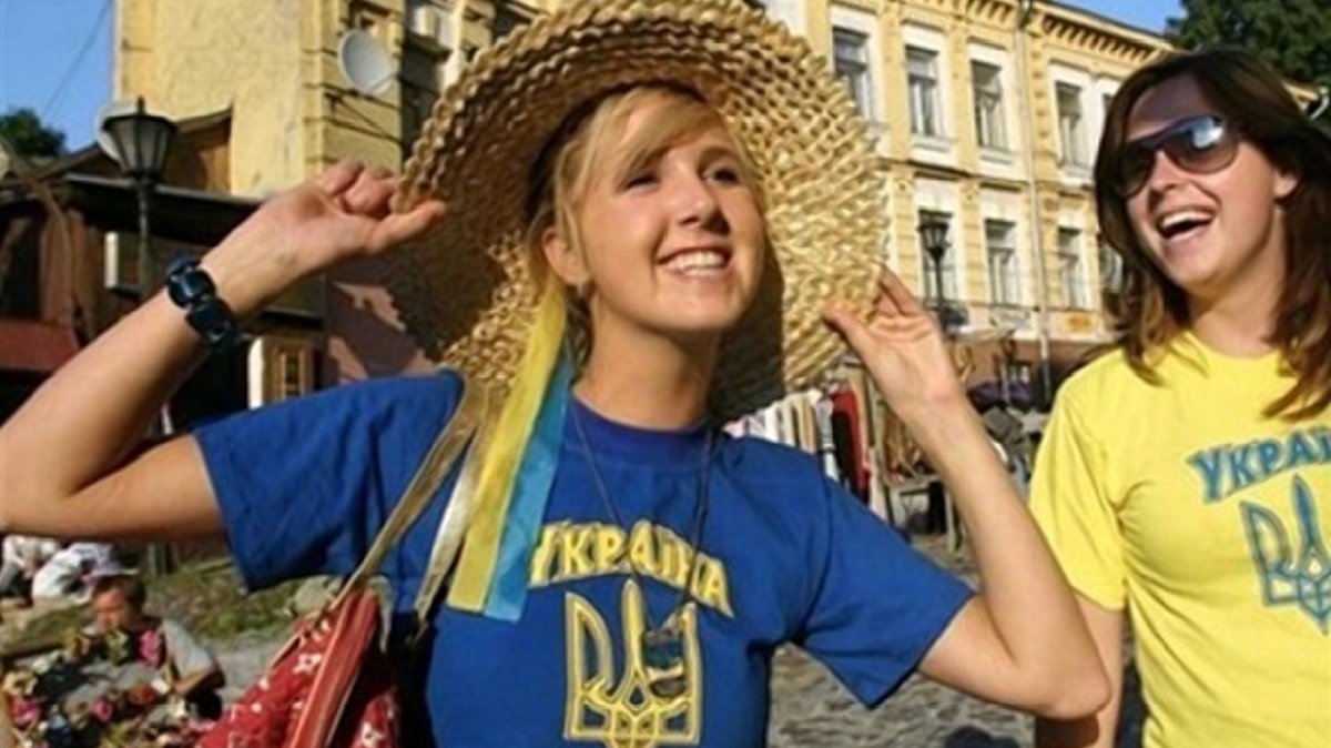 Сколько украинцев считают себя счастливыми: опрос R&B Group