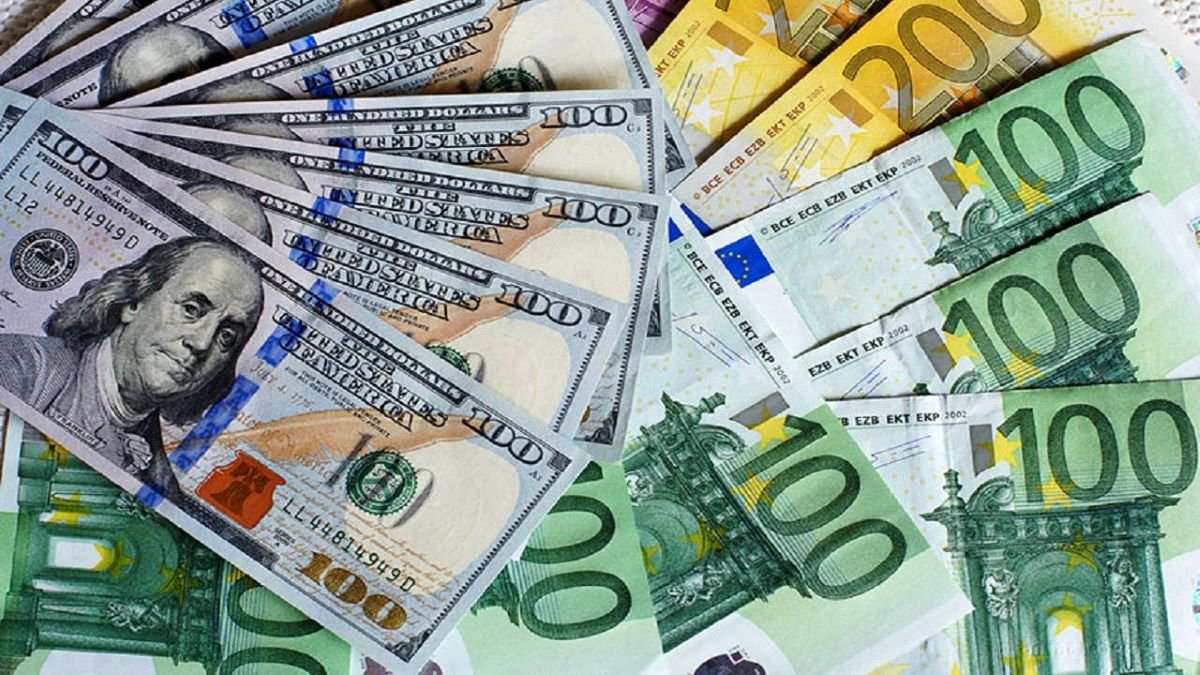 Доллар и евро снова растут: курс валют на 31 декабря