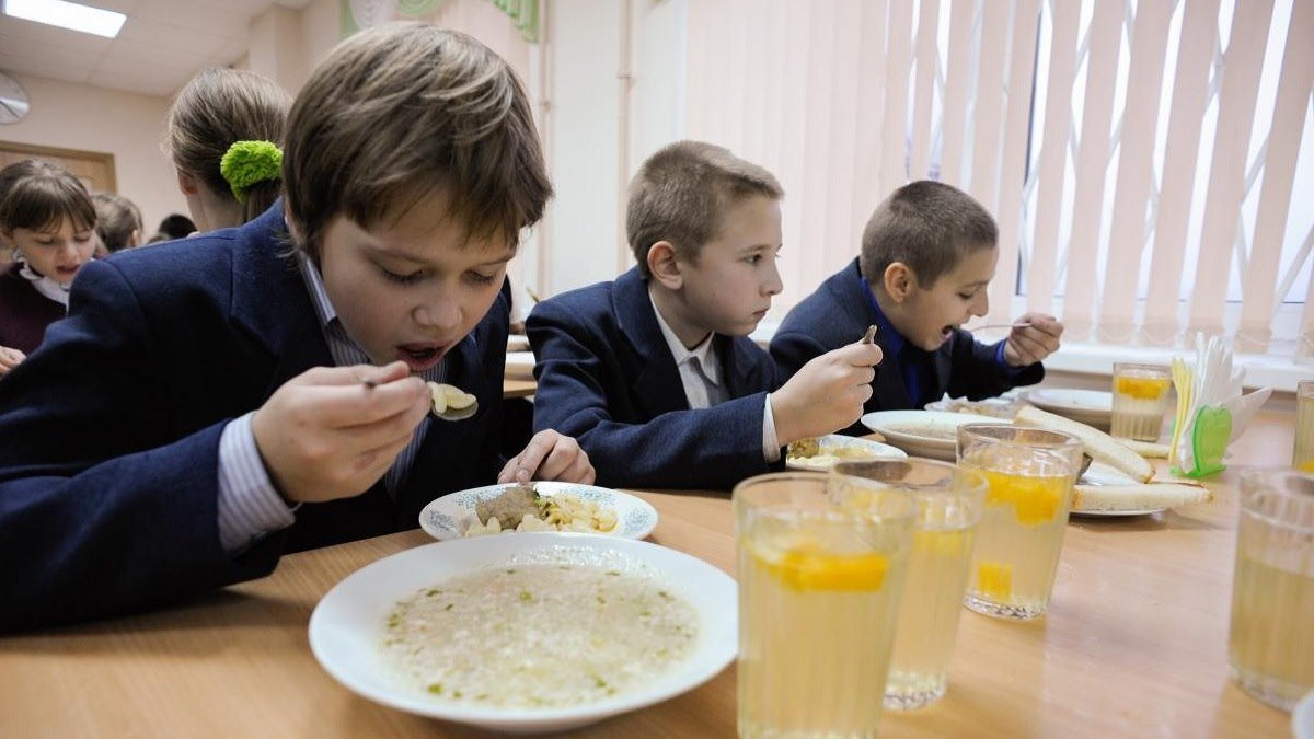 В каких скандалах был замешан «Контракт Продрезерв 5», что будет кормить школьников Новомосковска