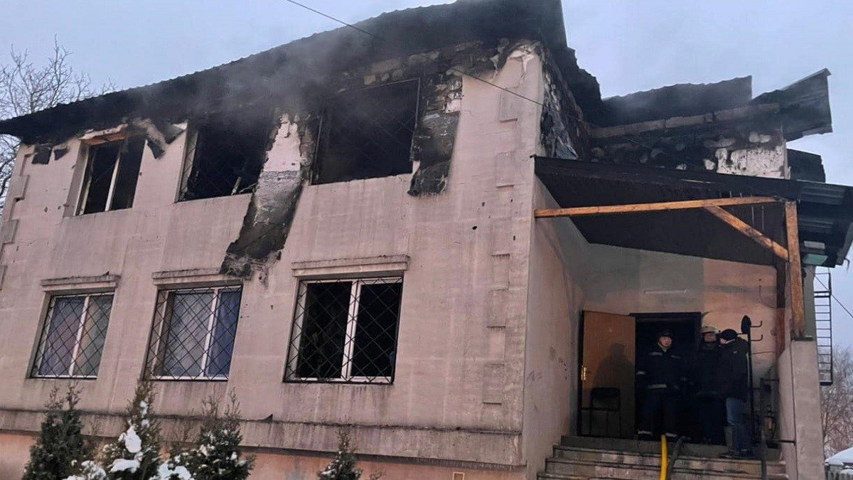 Пожар в доме престарелых в Харькове: кому могло принадлежать здание и кого задержали