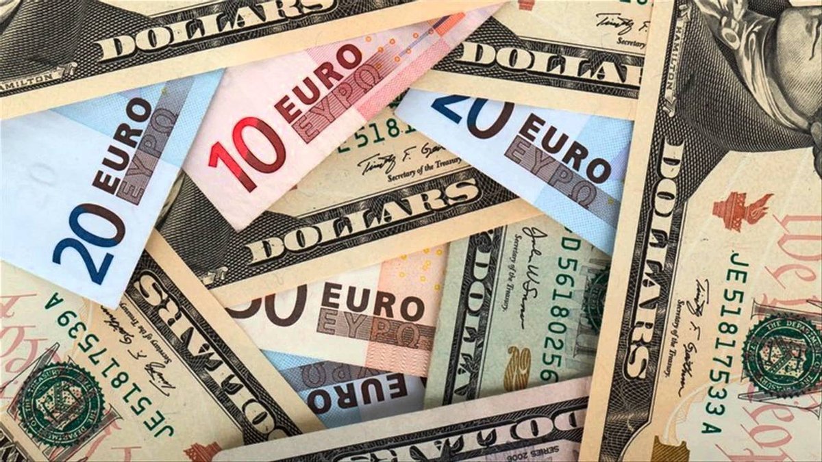 Доллар продолжает рост, что с евро: курс валют на 2 марта