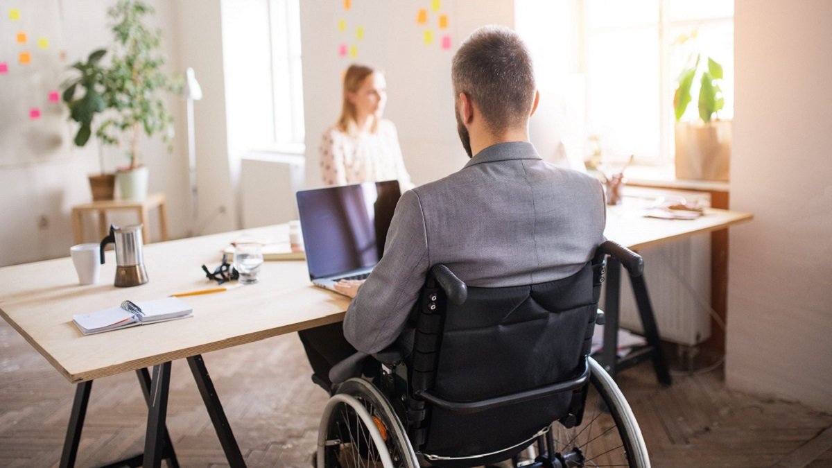Работа одним, штрафы бизнесу: как в Верховной Раде хотят трудоустраивать людей с инвалидностью