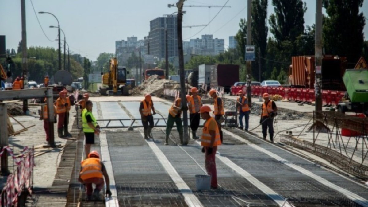 В Киеве ремонтировать проспект Героев Сталинграда будут подозреваемые в краже из бюджета