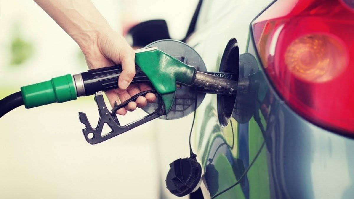 В Украине упали цены на бензин: за сколько сейчас продают