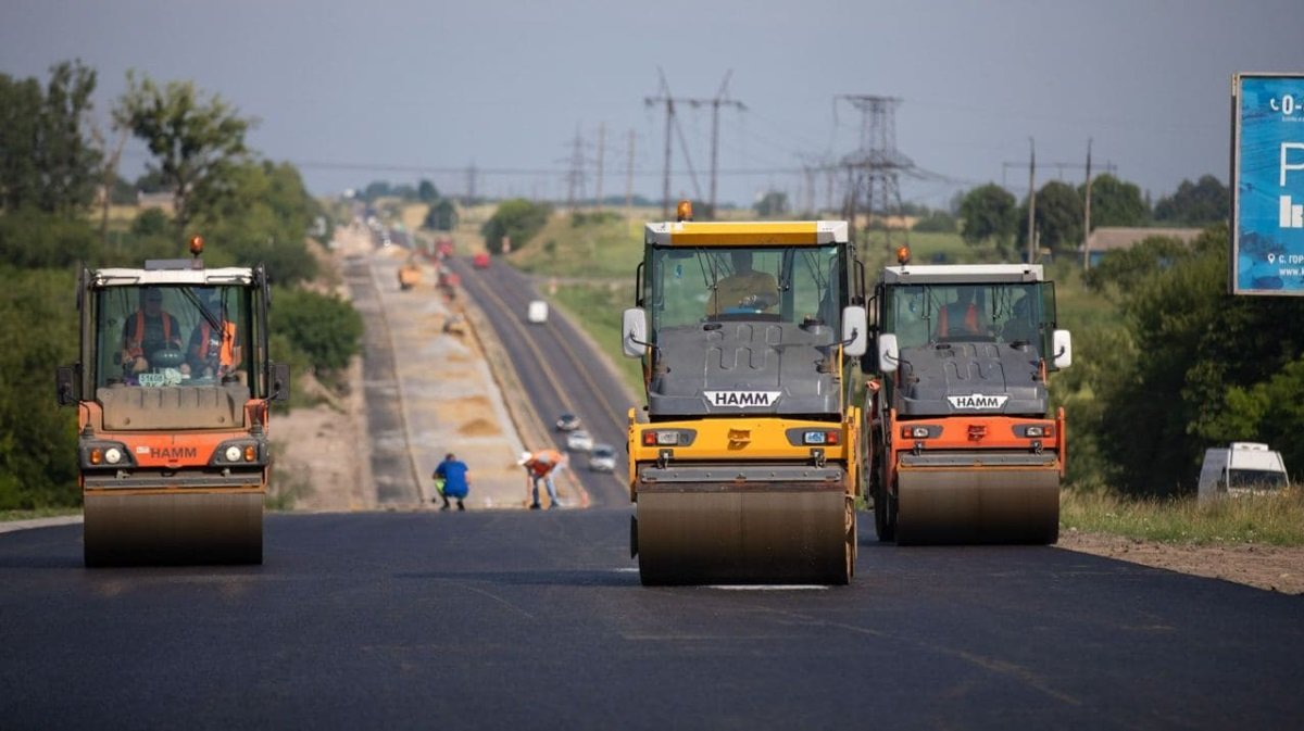 Какие дороги Днепропетровской области отремонтируют за 1,6 млрд грн: где повезет водителям