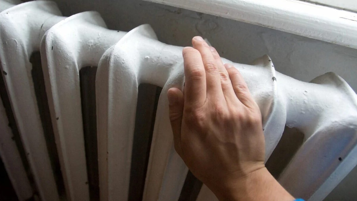 В Днепре отключат от тепла больше 1000 домов: как получить деньги на автономное отопление