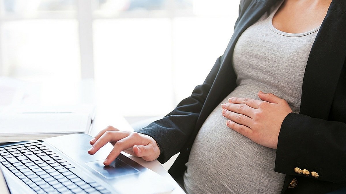Когда могут уволить беременных или матерей-одиночек в Украине: знай свои права
