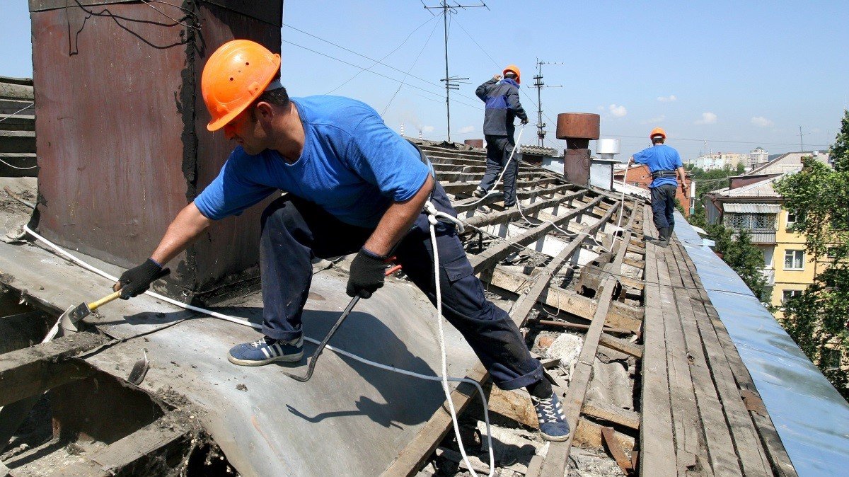 В Павлограде «любимчики Вершины» отремонтируют крышу жилого дома за 1,3 млн: кому повезет