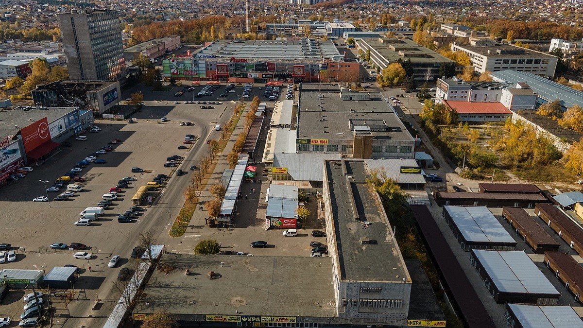 Целый завод за «копейки»: в Киеве советского IT-гиганта снова выставили на продажу