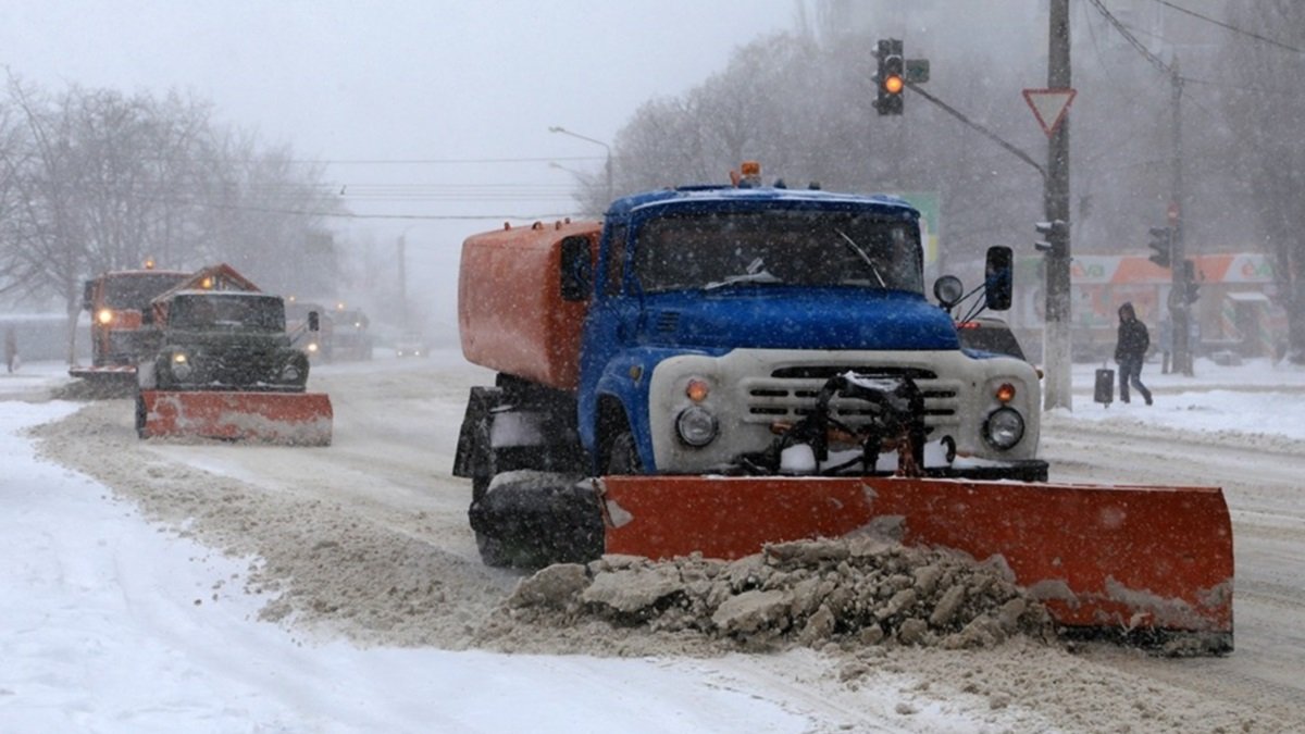 В Каменском потратят 25 миллионов на уборку снега: деньги получит муж чиновницы