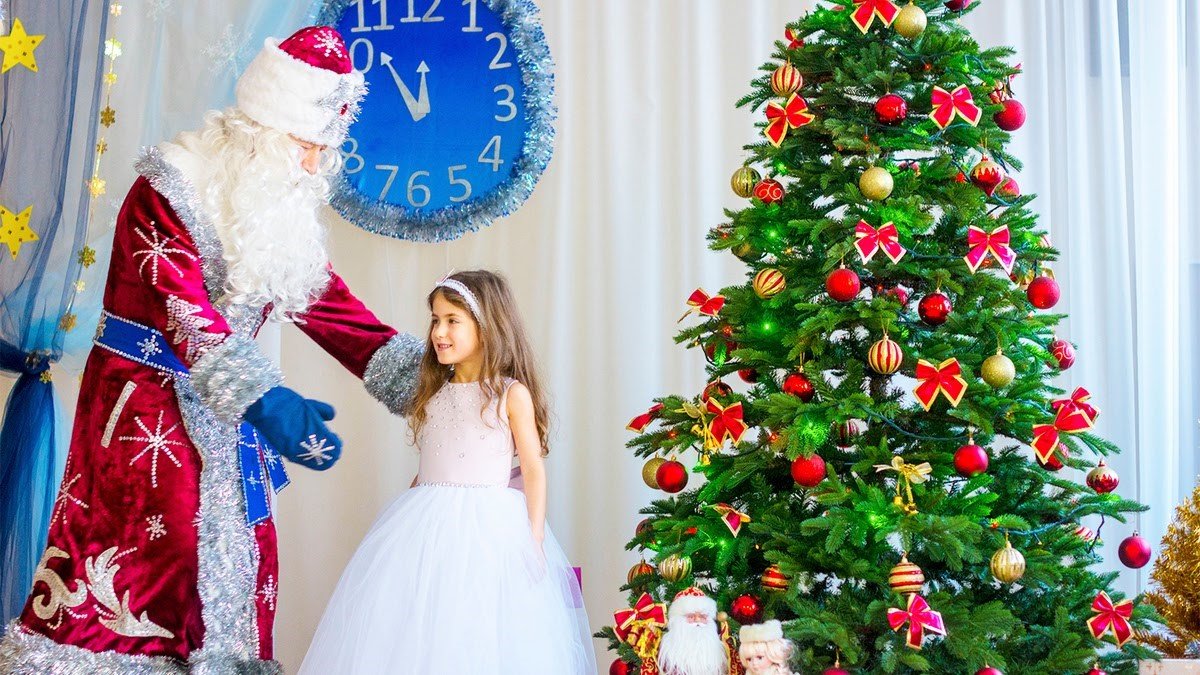Где в Днепре найти костюм Деда Мороза и на утренник ребенку: цены проката и адреса