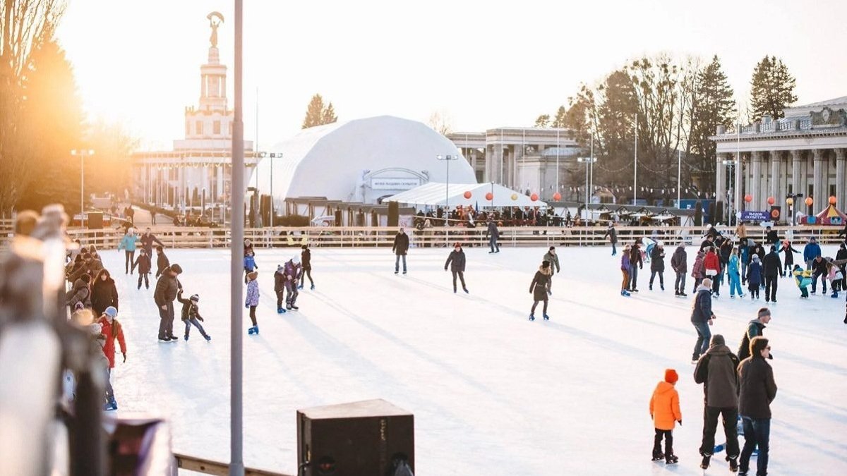 Где в Киеве и сколько стоит покататься на санках, лыжах, сноубордах и коньках