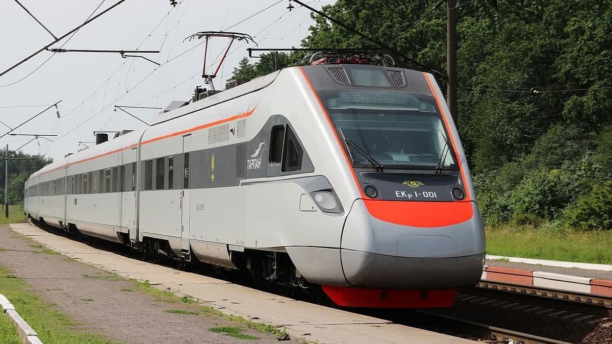 В дороге всего 4 часа: из Киева в Варшаву пустят скоростной поезд