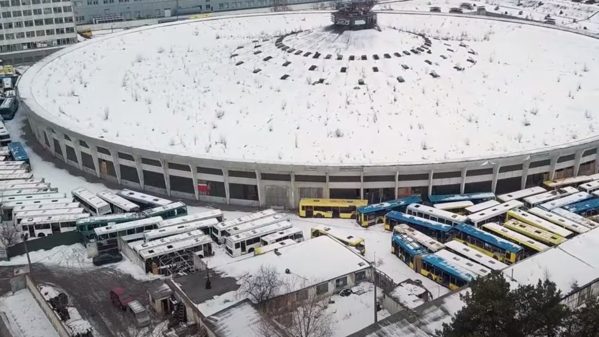 «НЛО» и кладбище техники: чем был известен самый крупный автопарк в Киеве и чей он сейчас
