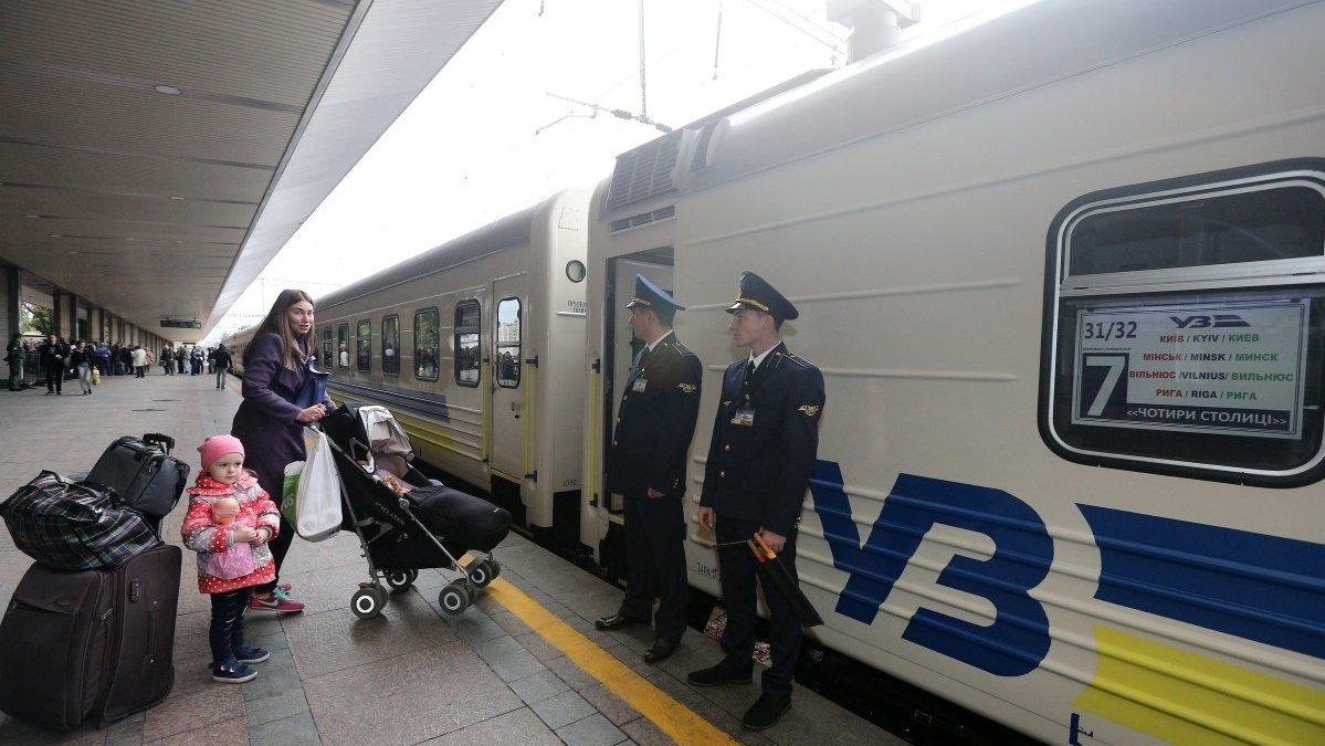 Военное положение: Укрзализниця рассказала, как вернуть билеты на отмененные поезда
