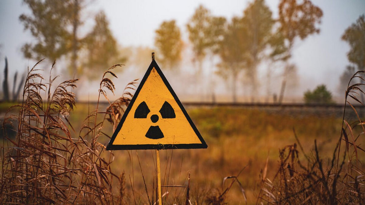 Чернобыльская АЭС обесточена: чем это грозит украинцам