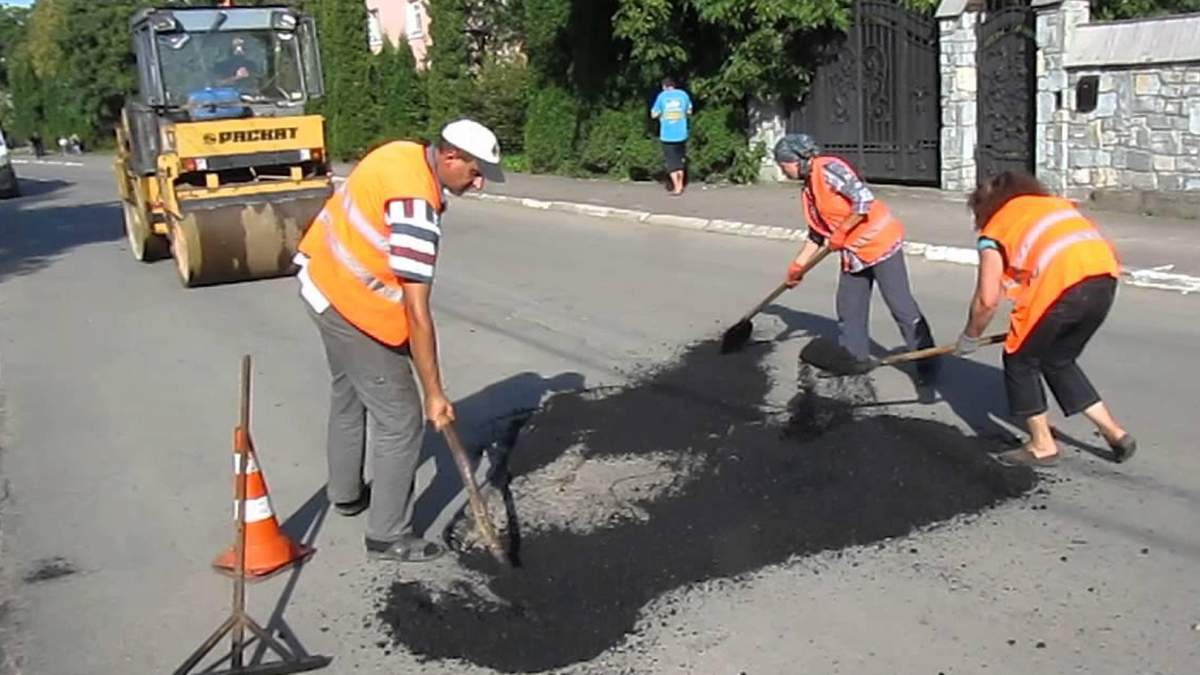 В Каменском заплатят 50 миллионов за ремонты дорог: что сделают за эти деньги