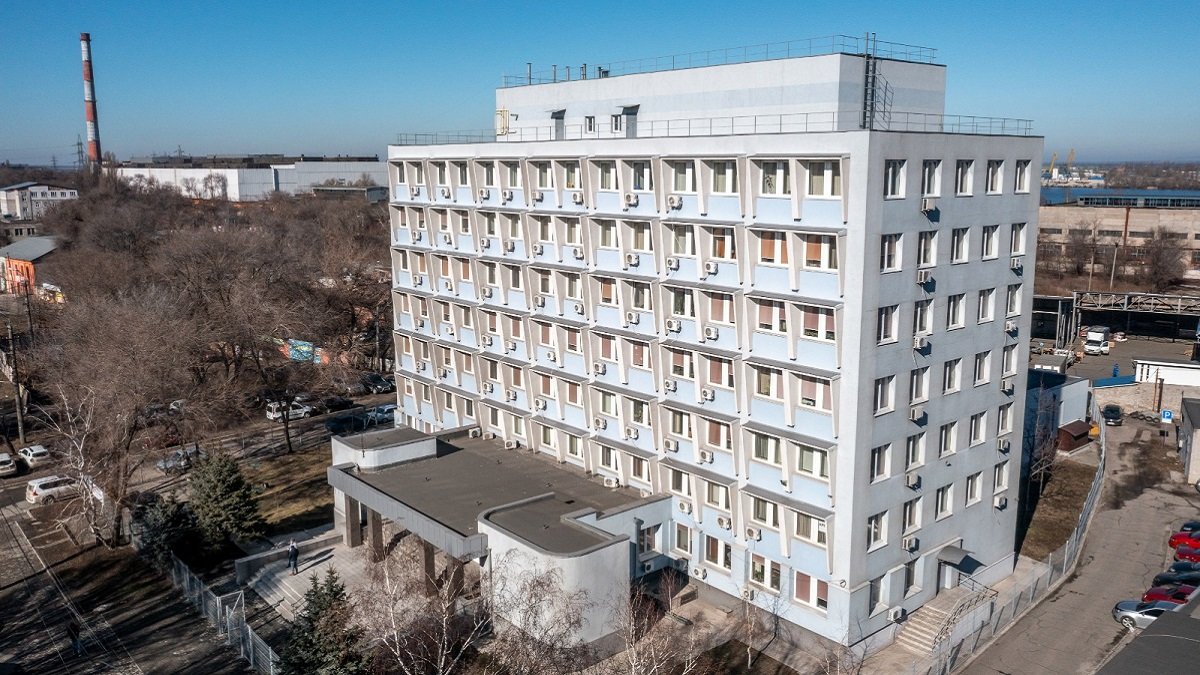 Депутат из Днепра за 56 млн продает здание, которое хотели вернуть громаде: чем оно известно