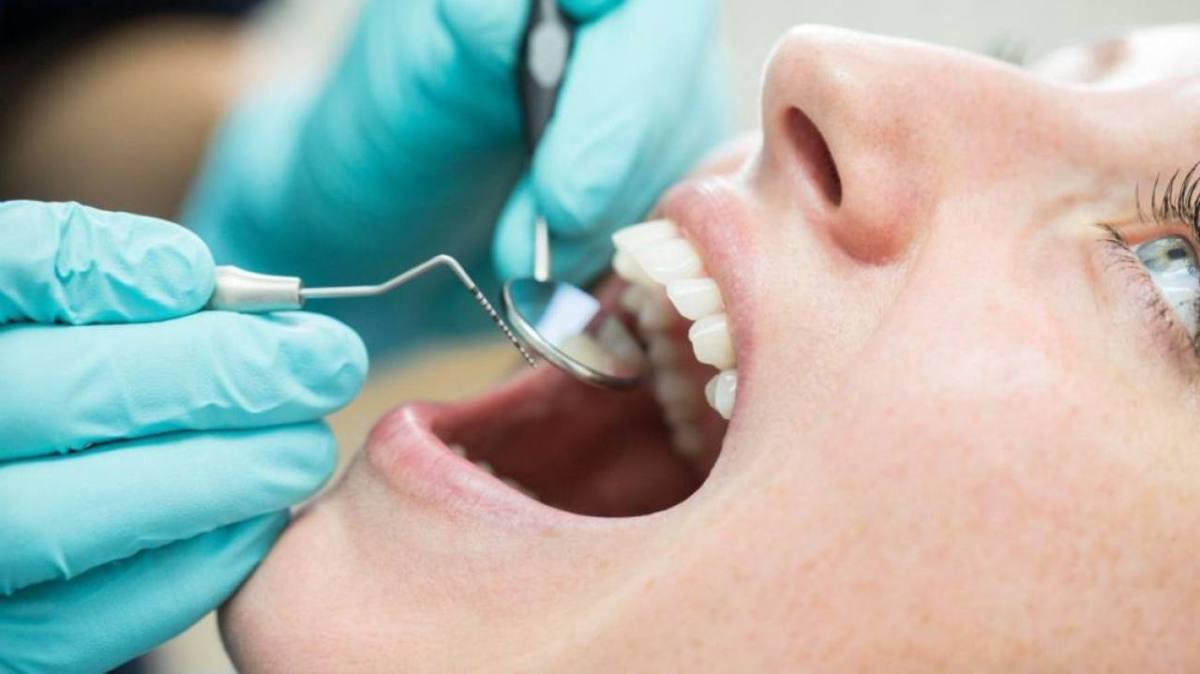 Где в Киеве можно полечить зубы: адреса работающих клиник