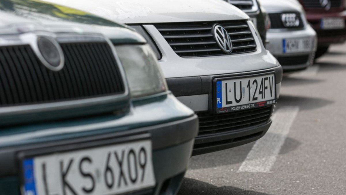 В Украине снова хотят вернуть налог на импортные товары и автомобили