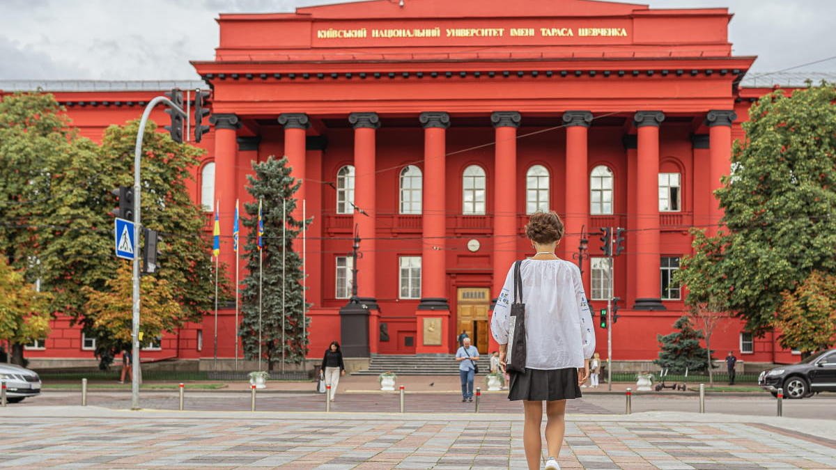 У Києві не всі студенти КНУ отримають липневу стипендію: скільки залишаться без грошей