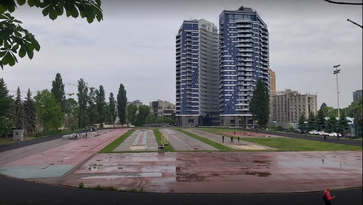 Під час війни: на ремонт доріжок стадіону «Атлет» у Києві оголосили тендер