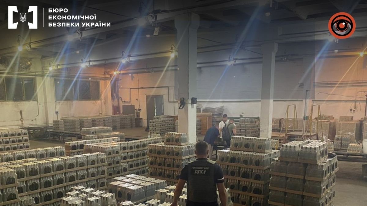 Правоохоронці з Київщини закрили нелегальний цех з виробництва алкоголю у Чернігові на 9 млн грн
