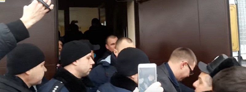 За что избили депутатов в Новомосковске?