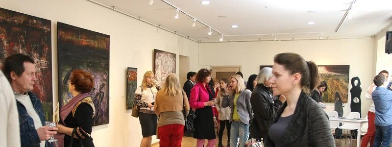 У Дніпрі за підтримки Бориса Філатова відкрилась виставка митців Київської художньої школи
