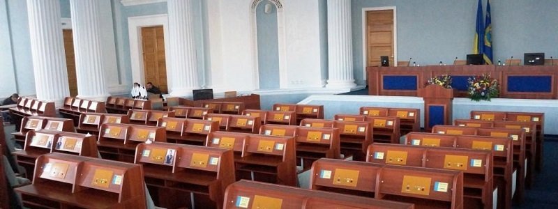 «Церковні миші» Черкаської обласної ради: хто з депутатів найбідніший?